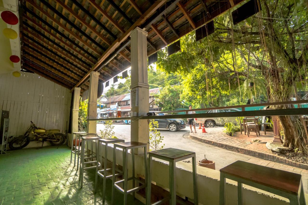 Y Not Laos Hostel Луангпхабанг Экстерьер фото